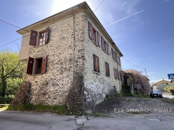 casa indipendente in vendita a Filattiera