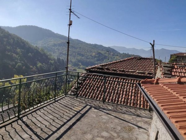 casa indipendente in vendita a Filattiera