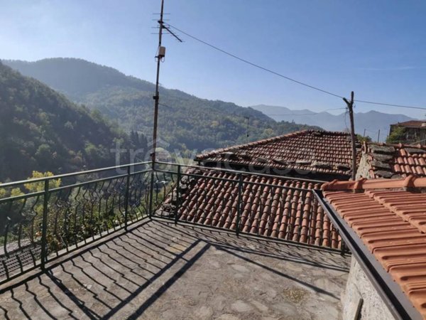 casa indipendente in vendita a Filattiera