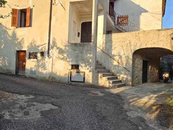 appartamento in vendita a Filattiera in zona Caprio