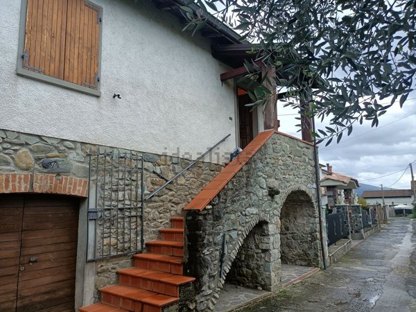 casa indipendente in vendita a Filattiera