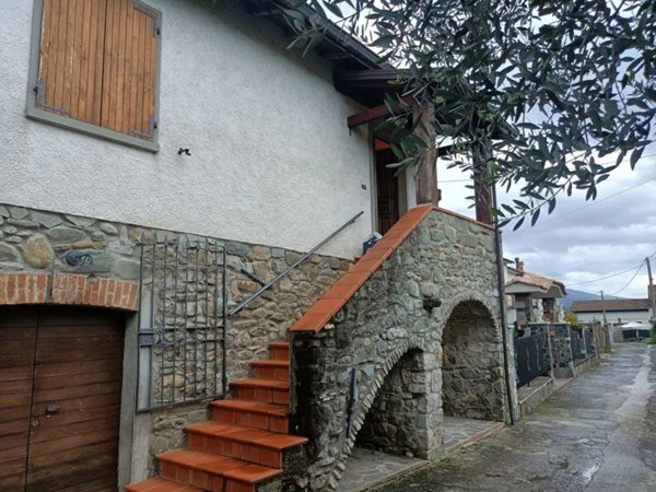 casa indipendente in vendita a Filattiera