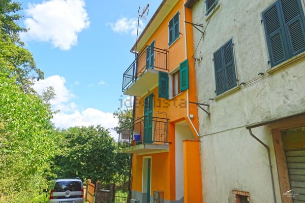 casa indipendente in vendita a Filattiera