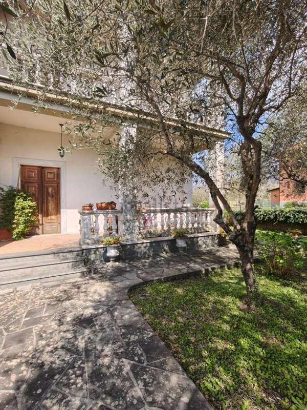 casa indipendente in vendita a Filattiera in zona Caprio