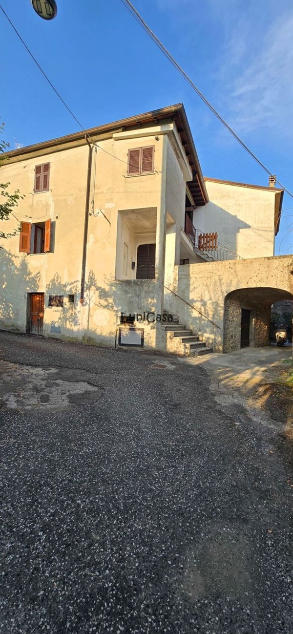 appartamento in vendita a Filattiera