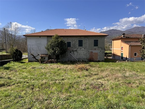casa semindipendente in vendita a Filattiera