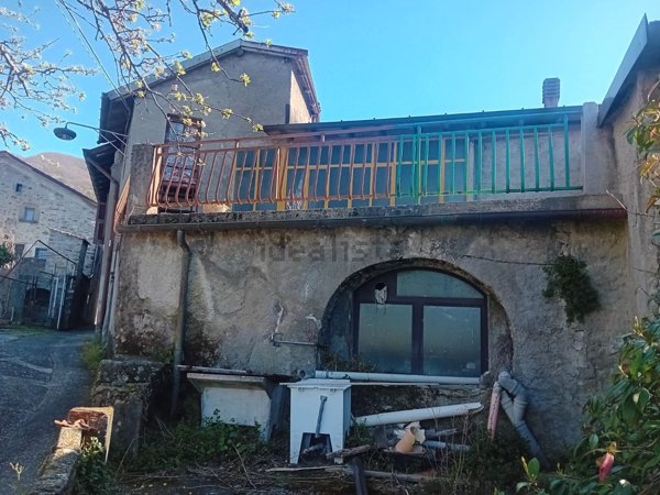 casa indipendente in vendita a Filattiera