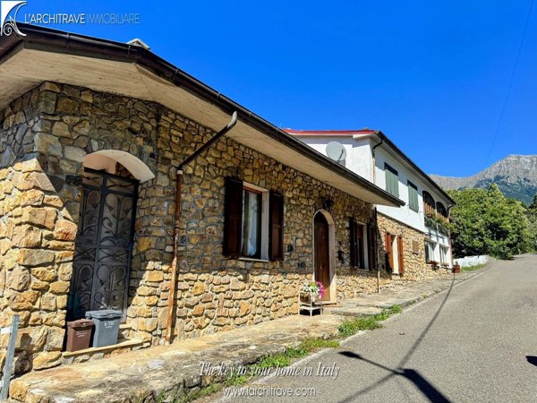 appartamento in vendita a Filattiera