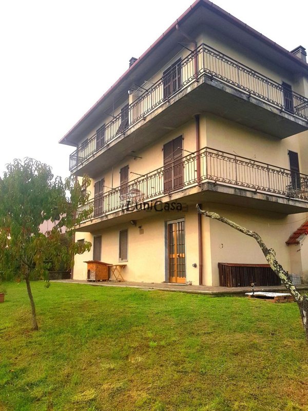 appartamento in vendita a Filattiera in zona Caprio
