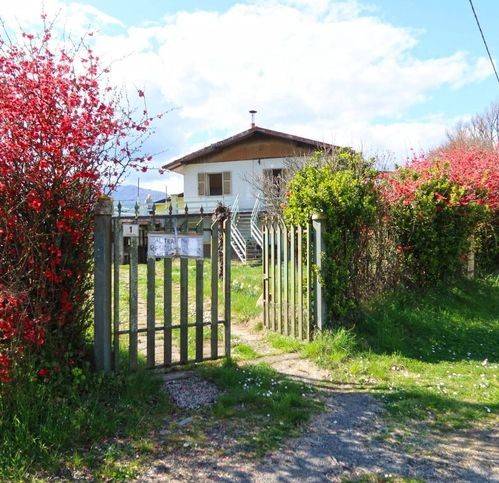 casa indipendente in vendita a Filattiera in zona Caprio