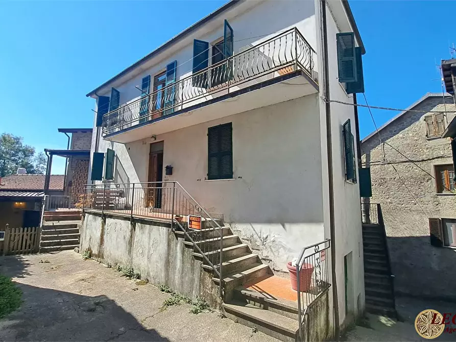 casa indipendente in vendita a Filattiera in zona Caprio