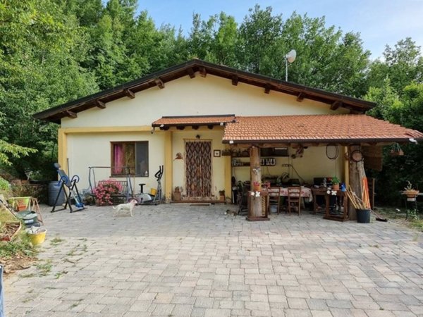 casa indipendente in vendita a Fivizzano