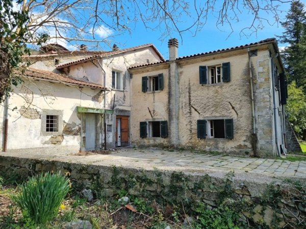 casa indipendente in vendita a Fivizzano