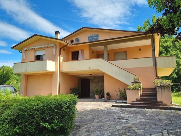 casa indipendente in vendita a Fivizzano