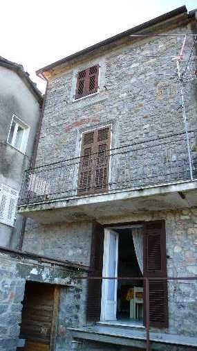 casa indipendente in vendita a Fivizzano in zona Tenerano