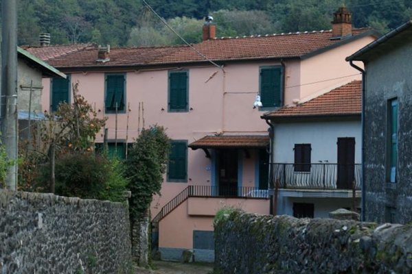 casa semindipendente in vendita a Fivizzano