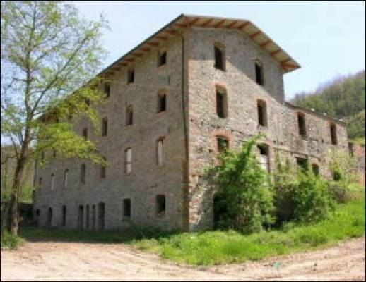 casa indipendente in vendita a Fivizzano
