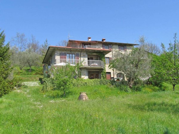 casa indipendente in vendita a Fivizzano