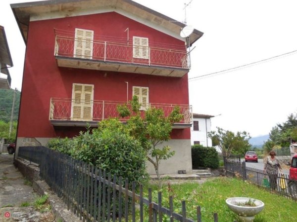 casa indipendente in vendita a Fivizzano