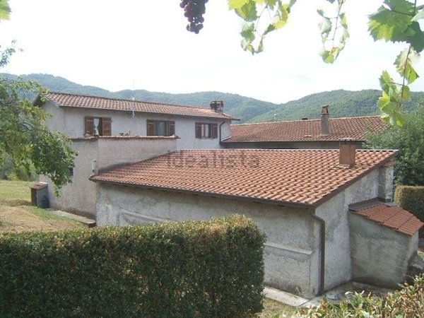 casa indipendente in vendita a Fivizzano