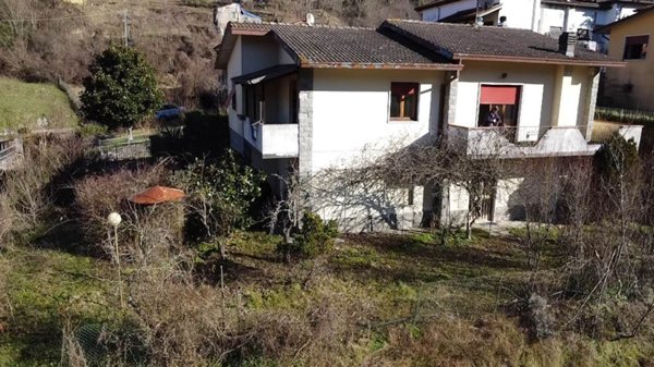 casa indipendente in vendita a Fivizzano