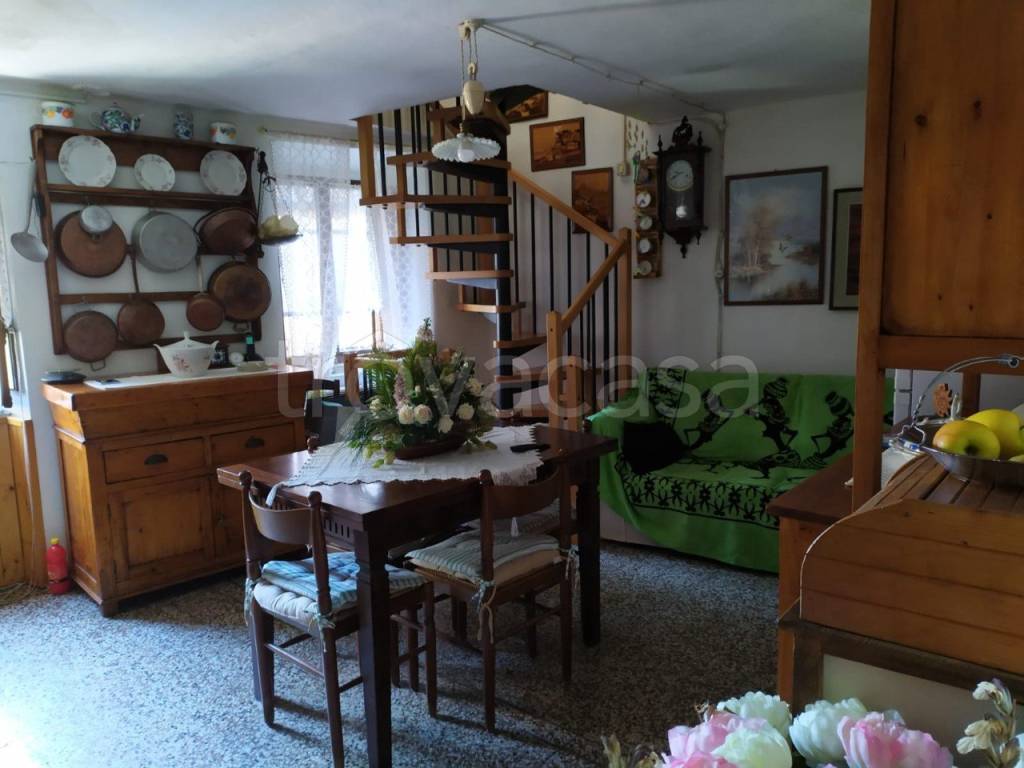 appartamento in vendita a Fivizzano in zona San Terenzo