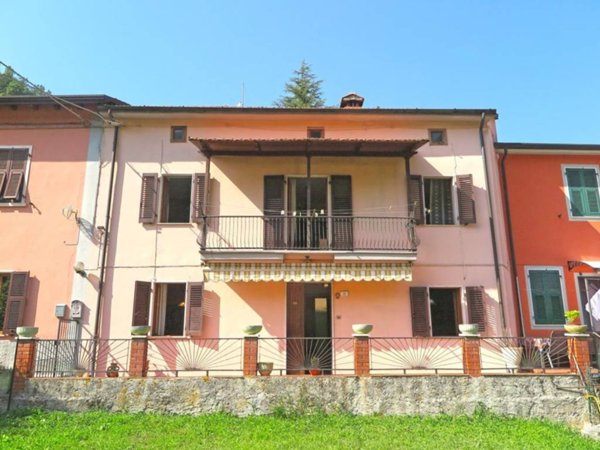 casa indipendente in vendita a Fivizzano in zona Equi Terme