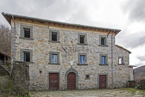 casa indipendente in vendita a Fivizzano