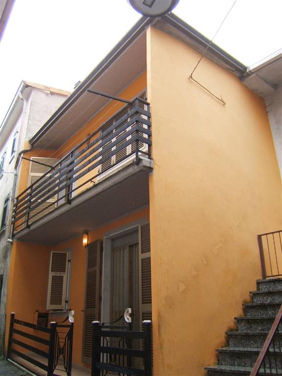 casa indipendente in vendita a Fivizzano in zona Equi Terme