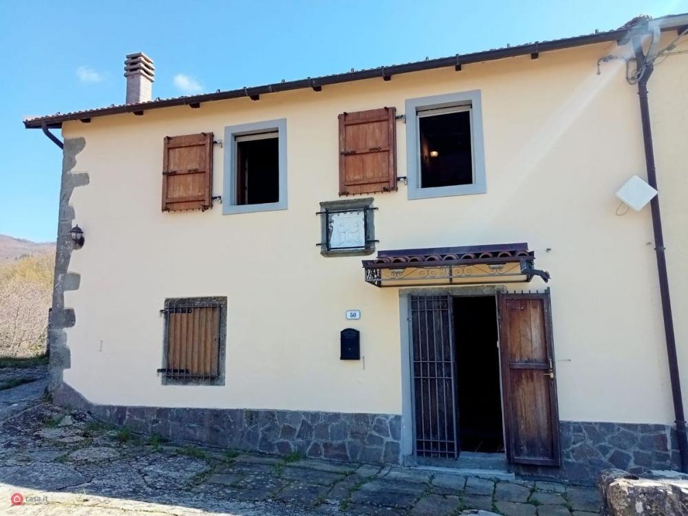 casa semindipendente in vendita a Fivizzano in zona Cotto