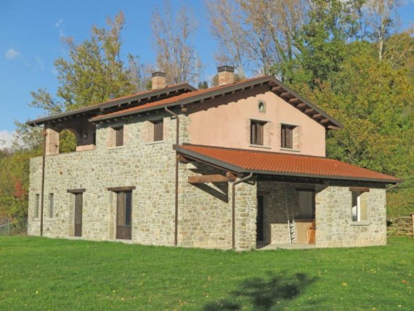 casa indipendente in vendita a Fivizzano in zona Cerri