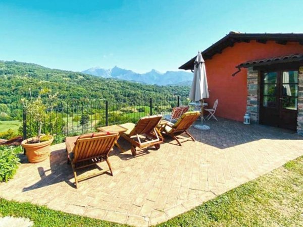 casa indipendente in vendita a Fivizzano in zona Moncigoli