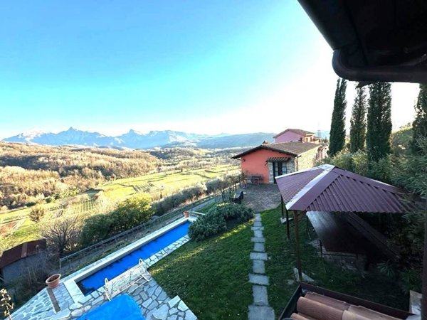 casa indipendente in vendita a Fivizzano in zona Moncigoli