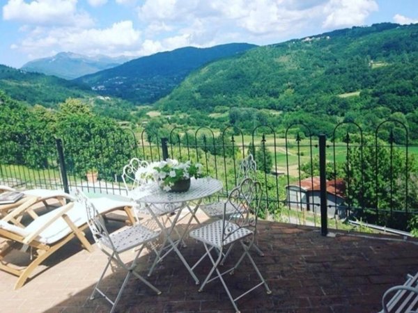 casa indipendente in vendita a Fivizzano in zona Moncigoli