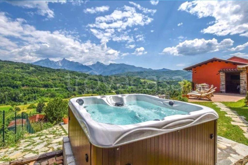 casa indipendente in vendita a Fivizzano in zona Moncigoli