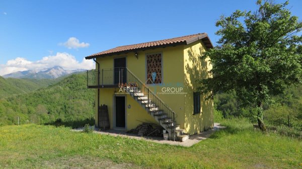 casa indipendente in vendita a Fivizzano