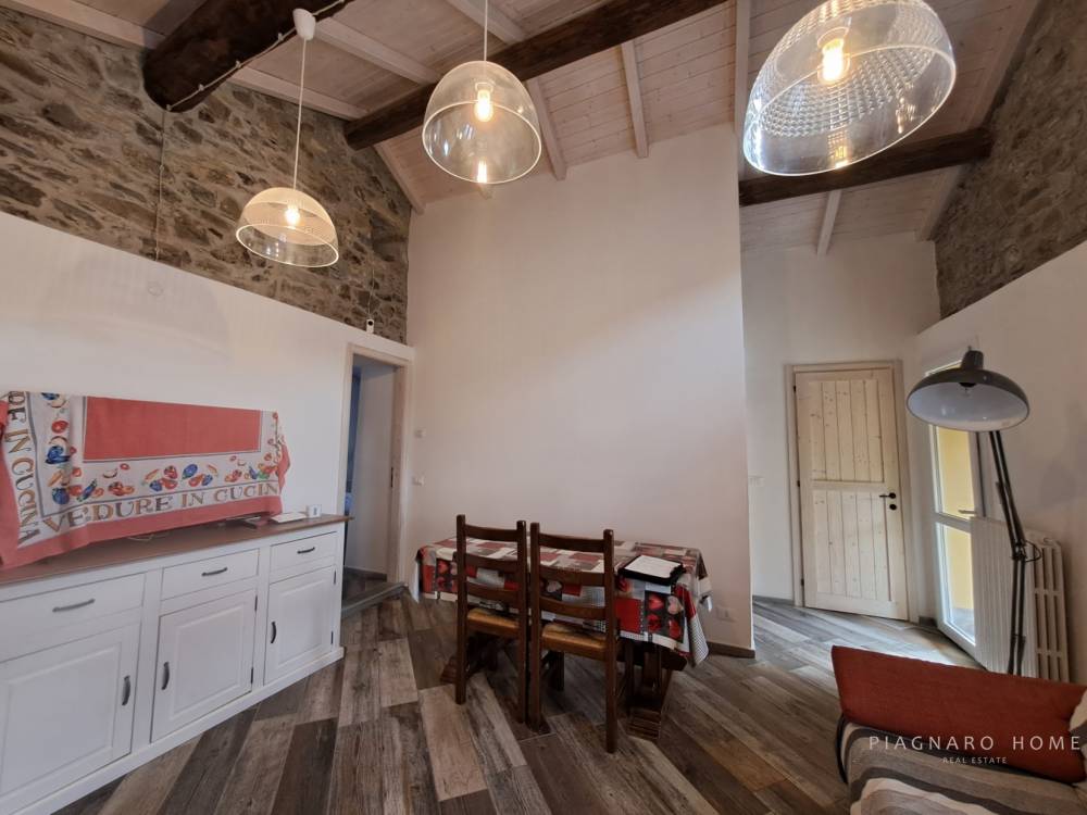 casa indipendente in vendita a Fivizzano in zona Collegnago