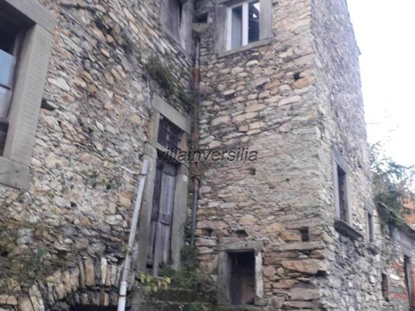 casa indipendente in vendita a Fivizzano