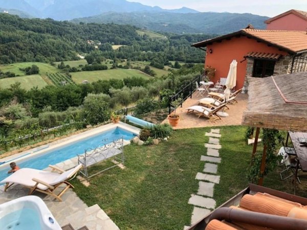 casa indipendente in vendita a Fivizzano