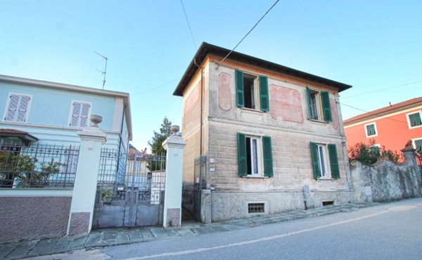casa indipendente in vendita a Fivizzano
