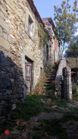 casa indipendente in vendita a Fivizzano in zona Turano