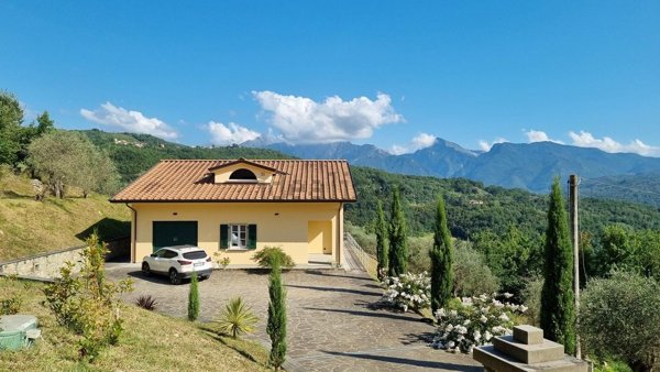 casa indipendente in vendita a Fivizzano