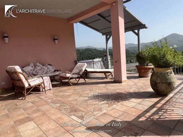 casa indipendente in vendita a Fivizzano