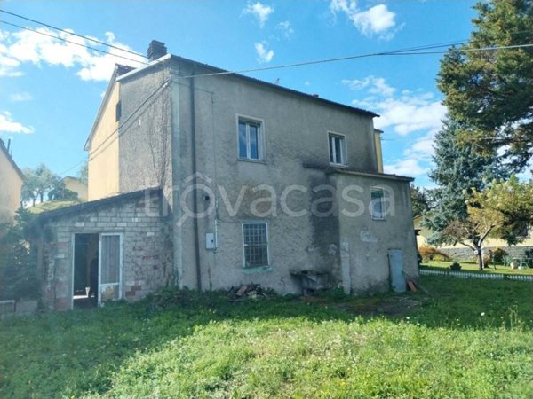 casa indipendente in vendita a Fivizzano in zona Moncigoli