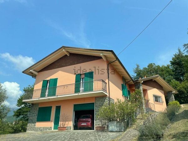 casa indipendente in vendita a Fivizzano