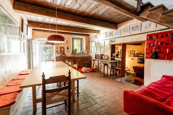 casa indipendente in vendita a Fivizzano in zona Gragnola
