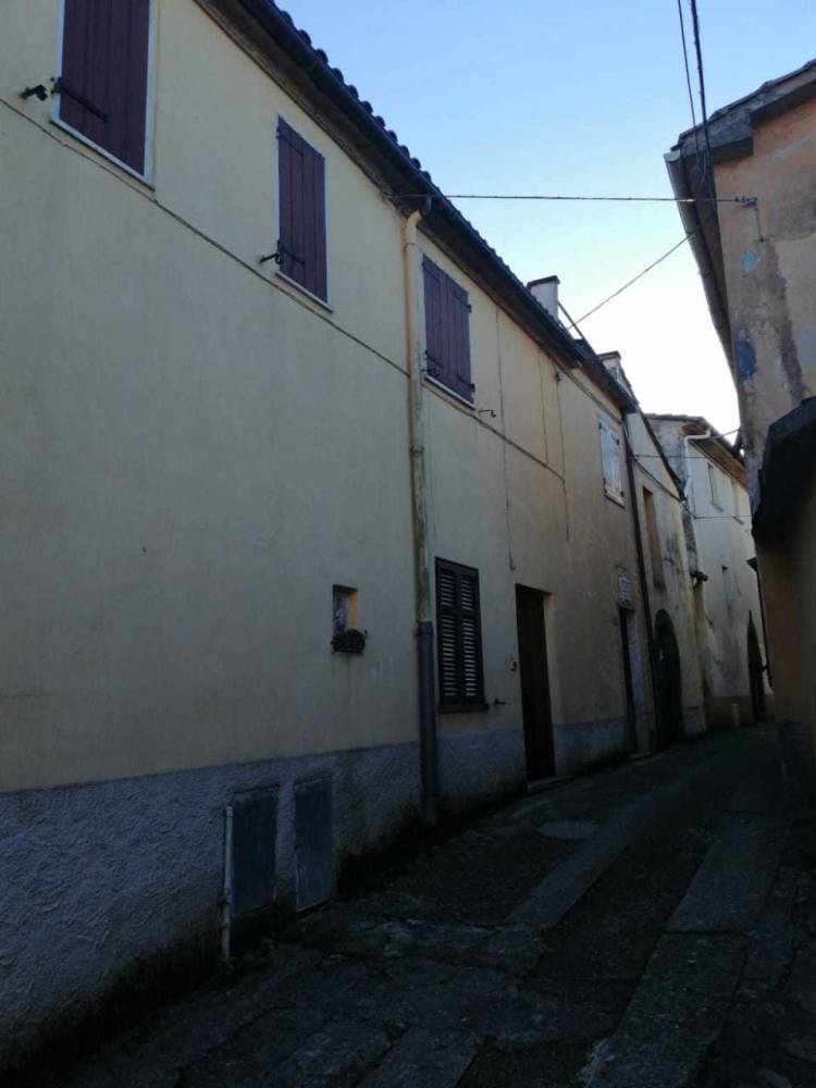 casa indipendente in vendita a Fivizzano