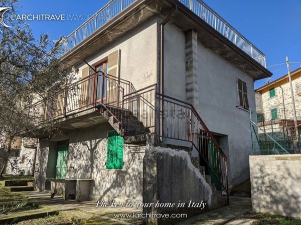 casa indipendente in vendita a Fivizzano