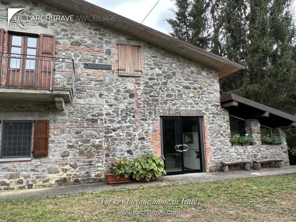 casa indipendente in vendita a Fivizzano
