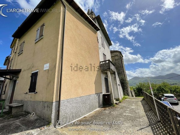 casa indipendente in vendita a Fivizzano in zona Ceserano